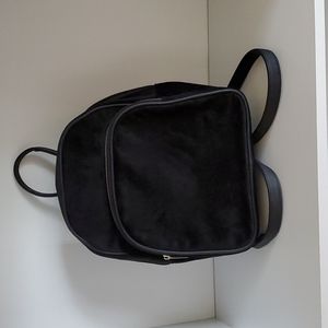 No boundaries little black backpack